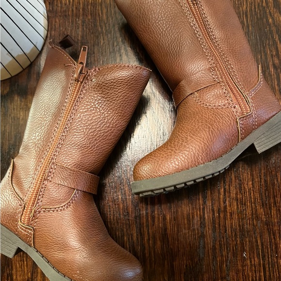 Oshkosh Toddler Boots - Picture 3 of 3